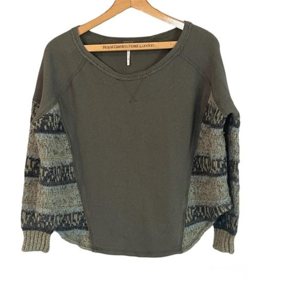 Free People Beautiful Sinner pullover top. Women’s size XS/TP, loose fit.
